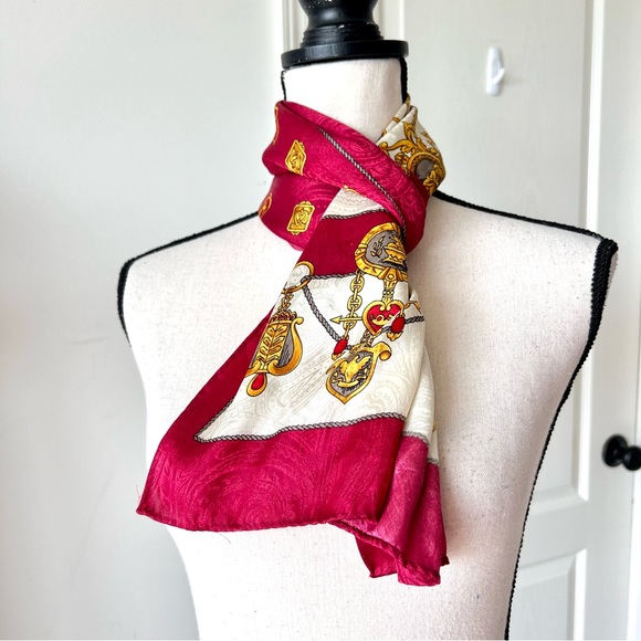 Vintage CASUAL CORNER Satiny Lion Victorian Print Rectangular Scarf - Picture 4 of 13